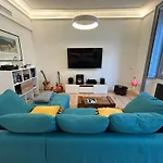 Room In Stunning Central Open Space Apartment